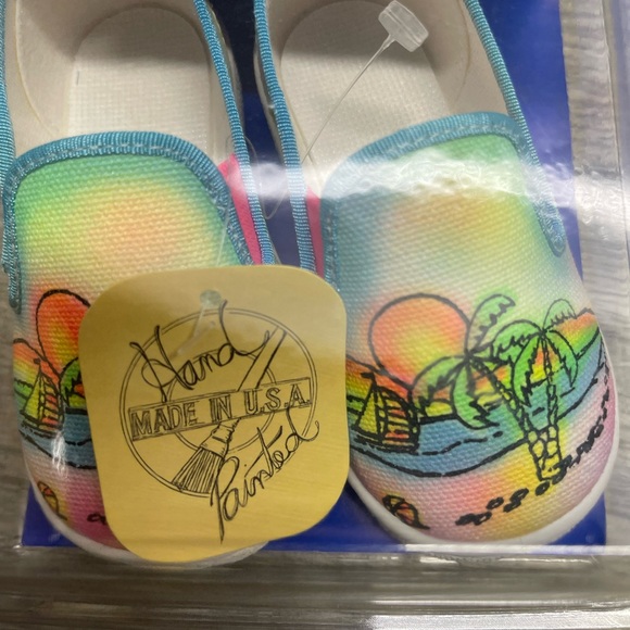 Vintage hand painted shoes size 3 (6-9 months) - Picture 7 of 8